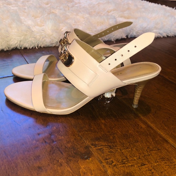 COACH HEELS - Picture 1 of 2
